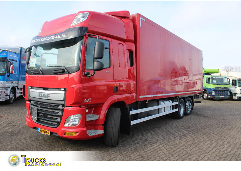 DAF CF 330 + 6X2 + LIFT - Φορτηγό κόφα: φωτογραφία 1 DAF CF 330 + 6X2 + LIFT - Φορτηγό κόφα: φωτογραφία 1