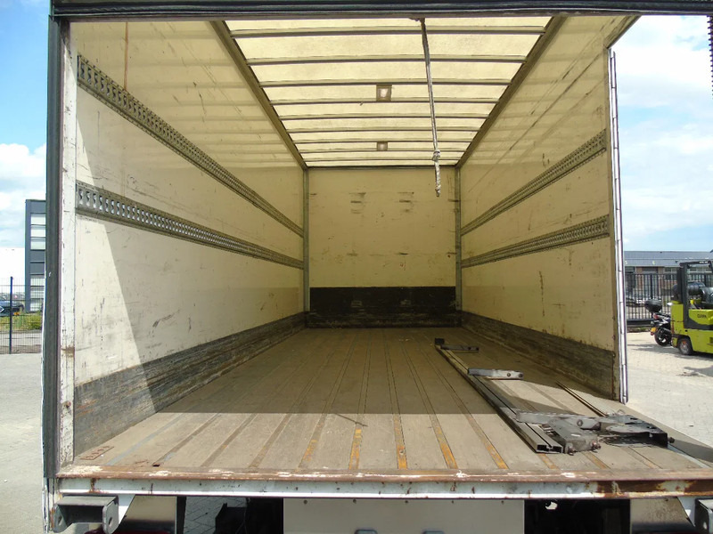 DAF LF 210 + euro 6 + lift + 3P - Φορτηγό κόφα: φωτογραφία 4 DAF LF 210 + euro 6 + lift + 3P - Φορτηγό κόφα: φωτογραφία 4