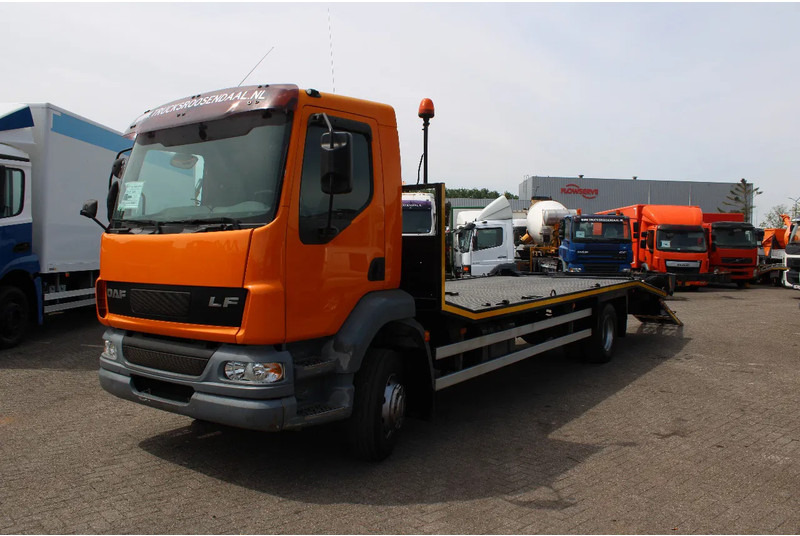 DAF LF 55.220 + HYDROLIC RAMPS + MANUAL - Φορτηγό αυτοκινητάμαξα: φωτογραφία 2 DAF LF 55.220 + HYDROLIC RAMPS + MANUAL - Φορτηγό αυτοκινητάμαξα: φωτογραφία 2