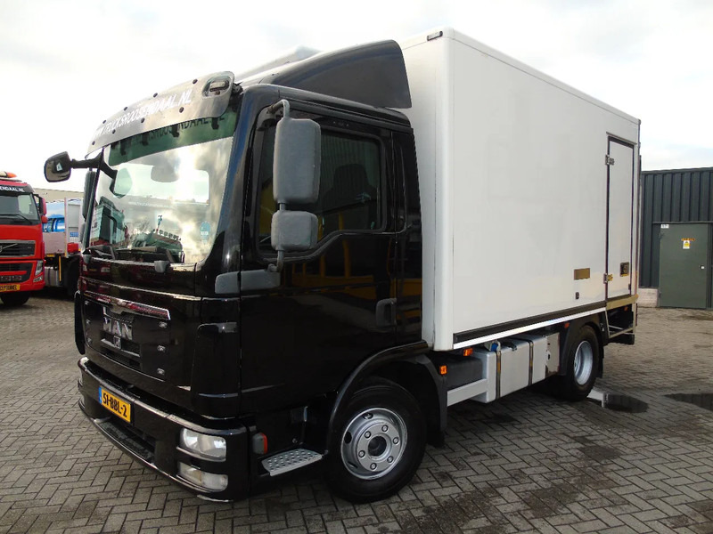 MAN TGL 10.250 + B.A.R loadlift + 3 SEATS +KONVECTA + RINGFEDER - Φορτηγό ψυγείο: φωτογραφία 3 MAN TGL 10.250 + B.A.R loadlift + 3 SEATS +KONVECTA + RINGFEDER - Φορτηγό ψυγείο: φωτογραφία 3