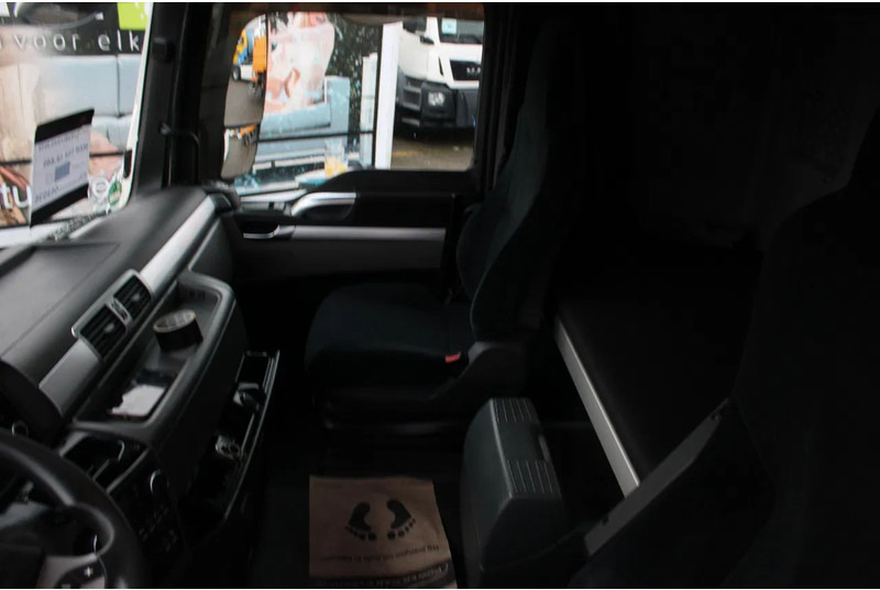 Τράκτορας MAN TGX 18.440 + euro 6 + double tank + spoiler: φωτογραφία 15