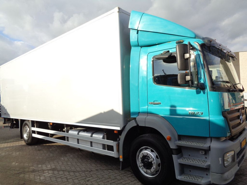 Mercedes-Benz AXOR 1823 + Dhollandia Lift - Φορτηγό κόφα: φωτογραφία 3 Mercedes-Benz AXOR 1823 + Dhollandia Lift - Φορτηγό κόφα: φωτογραφία 3