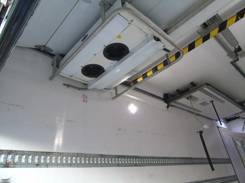 Mercedes-Benz Antos 1932 + EURO 6 + CARRIER + LIFT - Φορτηγό ψυγείο: φωτογραφία 5 Mercedes-Benz Antos 1932 + EURO 6 + CARRIER + LIFT - Φορτηγό ψυγείο: φωτογραφία 5