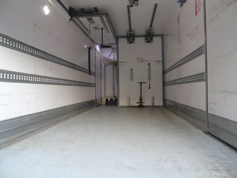 Mercedes-Benz Antos 1932 + EURO 6 + CARRIER + LIFT - Φορτηγό ψυγείο: φωτογραφία 4 Mercedes-Benz Antos 1932 + EURO 6 + CARRIER + LIFT - Φορτηγό ψυγείο: φωτογραφία 4