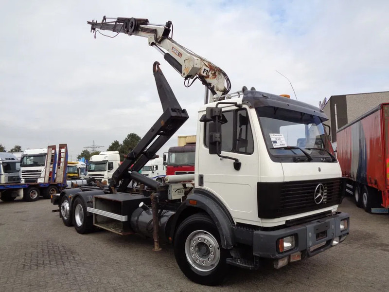 Mercedes-Benz SK 2433 SK 2433 + Semi-Auto + PTO + PM Serie 14 Crane + 3 pedals - Φορτηγό με γερανό: φωτογραφία 3 Mercedes-Benz SK 2433 SK 2433 + Semi-Auto + PTO + PM Serie 14 Crane + 3 pedals - Φορτηγό με γερανό: φωτογραφία 3
