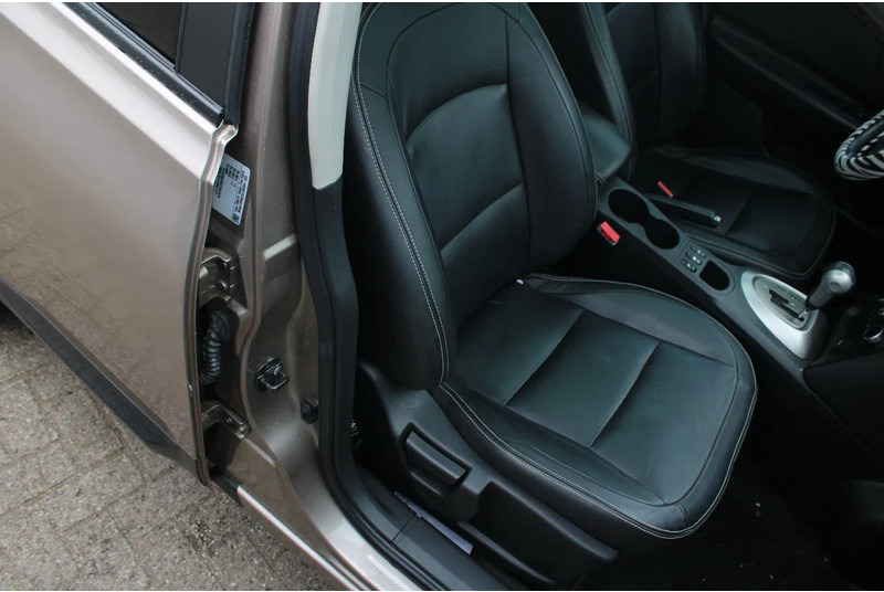 SUV Nissan QASHQAI 2.0 AUTOMATIC / CAMERA: φωτογραφία 19
