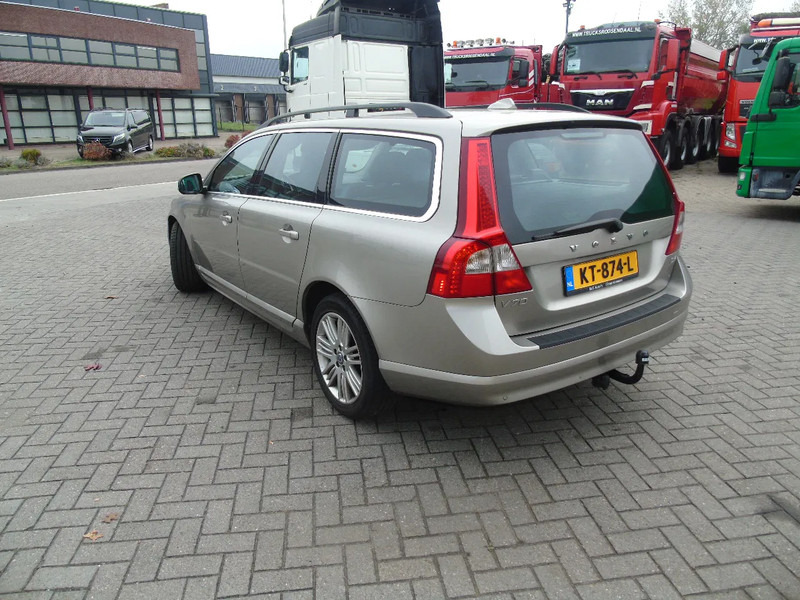 Volvo V70 + manual - Hatchback: φωτογραφία 4 Volvo V70 + manual - Hatchback: φωτογραφία 4