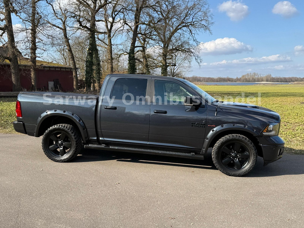 Dodge RAM 1500 HEMI 5.7 CREW CAB*Tüv:08.2027*Bighorn* - SUV: φωτογραφία 3 Dodge RAM 1500 HEMI 5.7 CREW CAB*Tüv:08.2027*Bighorn* - SUV: φωτογραφία 3