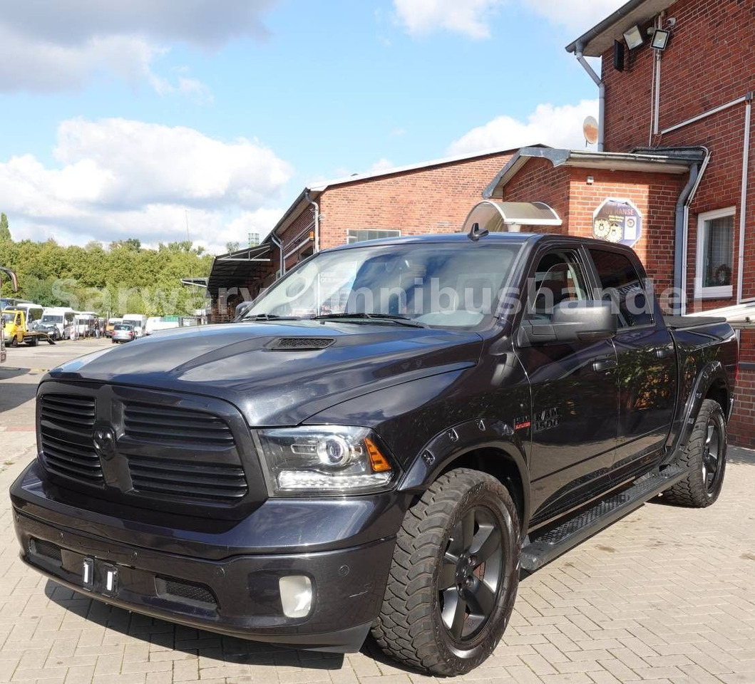 Dodge RAM 1500 HEMI 5.7 CREW CAB*Tüv:08.2027*Bighorn* - SUV: φωτογραφία 2 Dodge RAM 1500 HEMI 5.7 CREW CAB*Tüv:08.2027*Bighorn* - SUV: φωτογραφία 2