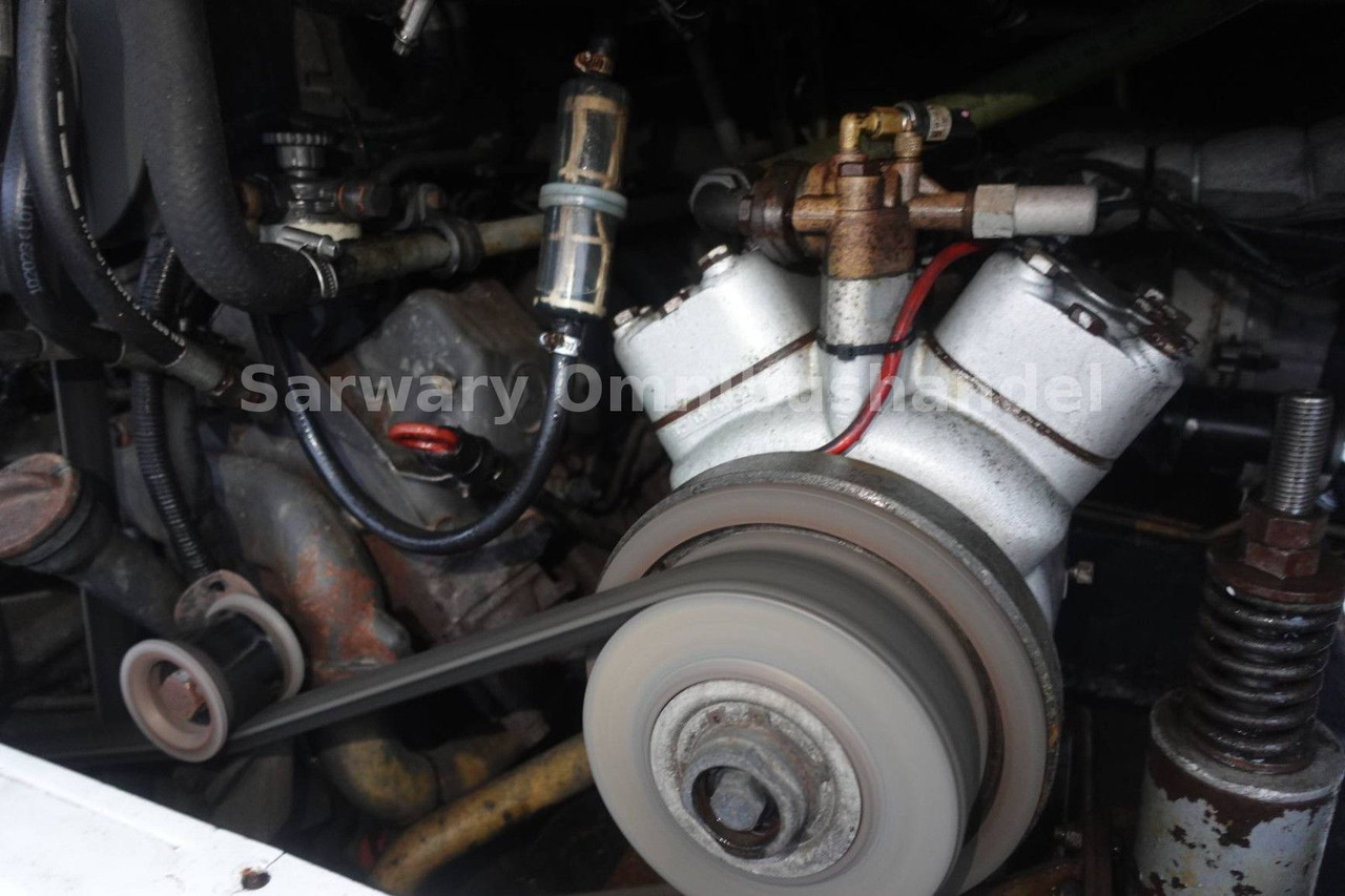 Πούλμαν Mercedes-Benz 350 Tourismo 15 RHD*V8*404*55-Sitze*Klima*6-Gang: φωτογραφία 39 Πούλμαν Mercedes-Benz 350 Tourismo 15 RHD*V8*404*55-Sitze*Klima*6-Gang: φωτογραφία 39