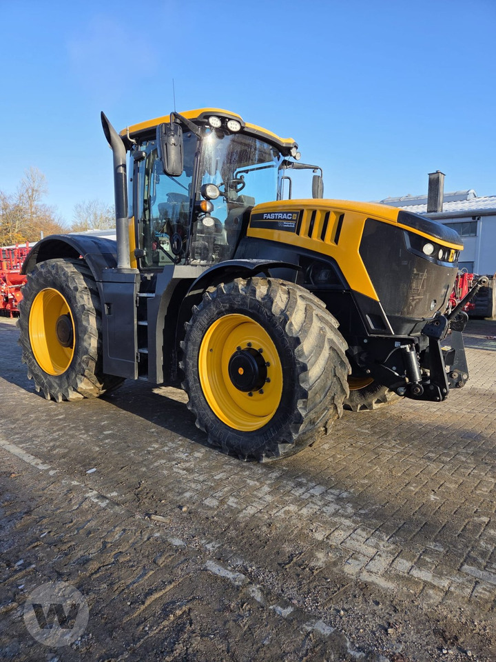 JCB FasTrac 8330 - Τρακτέρ: φωτογραφία 1 JCB FasTrac 8330 - Τρακτέρ: φωτογραφία 1