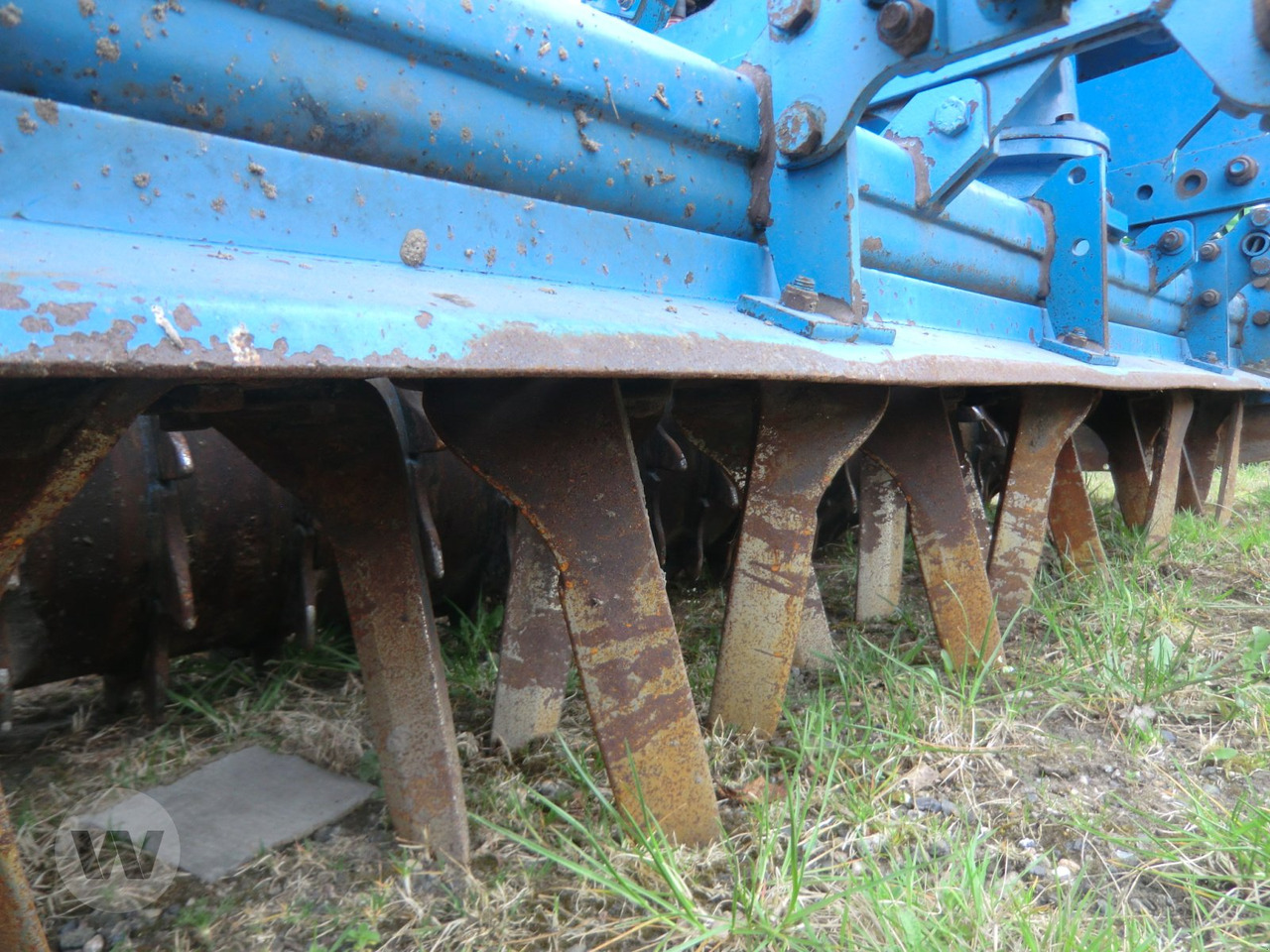 Lemken Zirkon 7/300 + DKA 3000 - Σπαρτική με σβάρνα: φωτογραφία 3 Lemken Zirkon 7/300 + DKA 3000 - Σπαρτική με σβάρνα: φωτογραφία 3