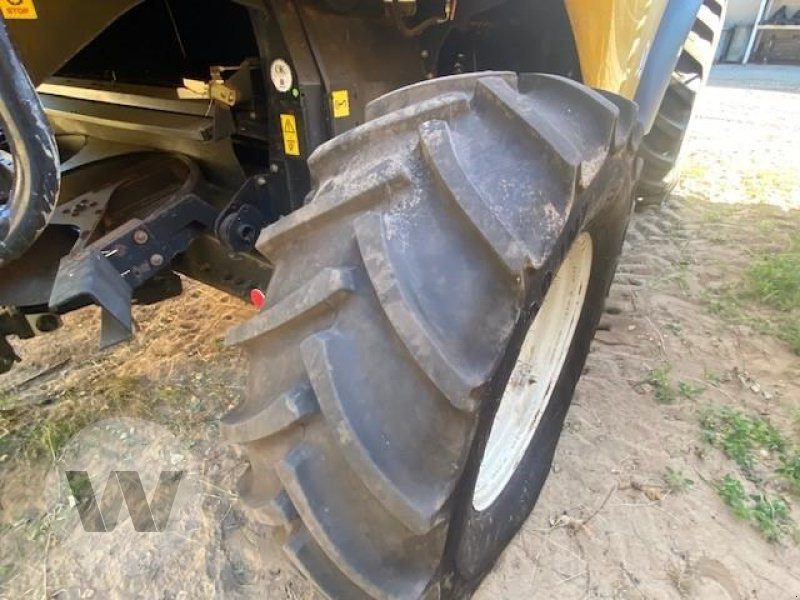 New Holland CR 980 - Θεριζοαλωνιστική μηχανή: φωτογραφία 5 New Holland CR 980 - Θεριζοαλωνιστική μηχανή: φωτογραφία 5