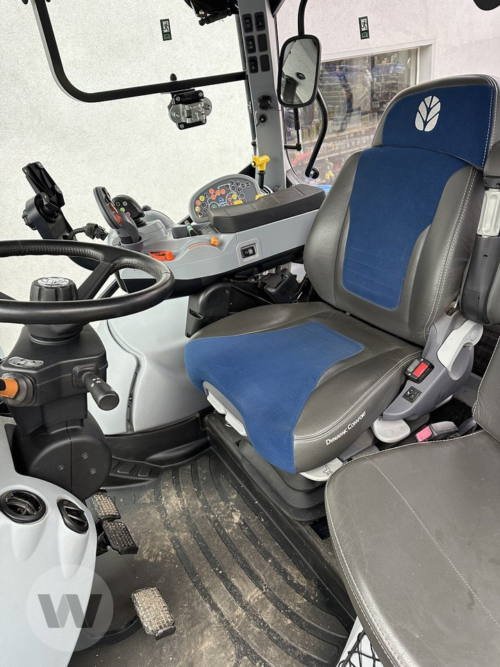 New Holland T 6.145 DC - Τρακτέρ: φωτογραφία 3 New Holland T 6.145 DC - Τρακτέρ: φωτογραφία 3