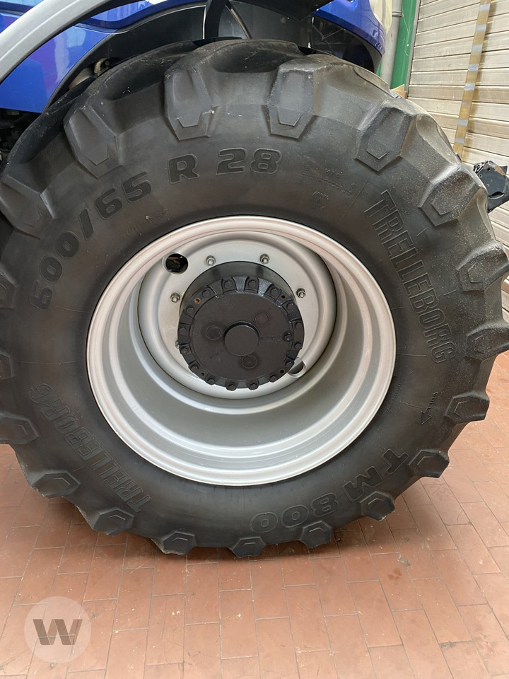 New Holland T 7.245 - Τρακτέρ: φωτογραφία 4 New Holland T 7.245 - Τρακτέρ: φωτογραφία 4
