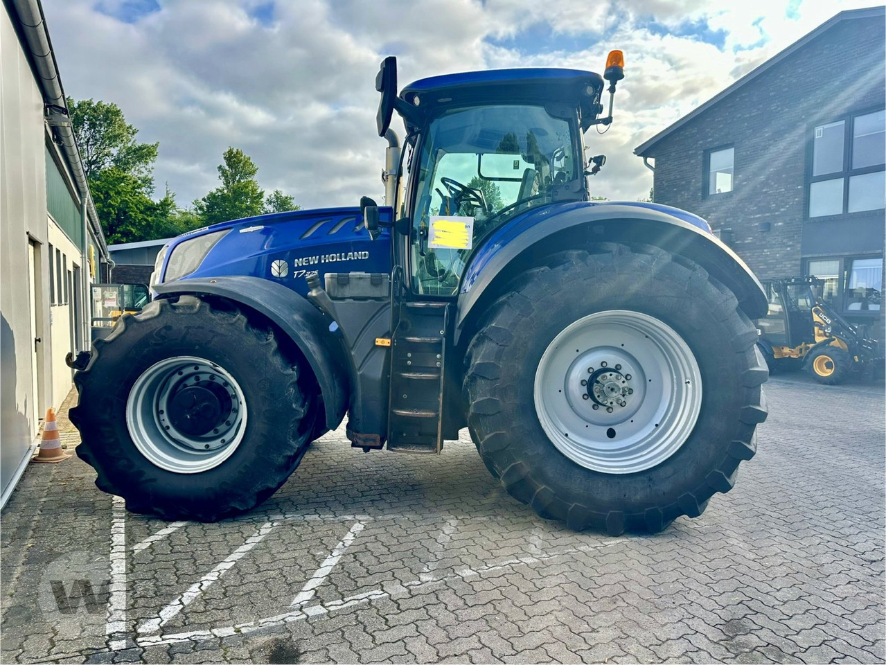 New Holland T 7.270 AC - Τρακτέρ: φωτογραφία 4 New Holland T 7.270 AC - Τρακτέρ: φωτογραφία 4