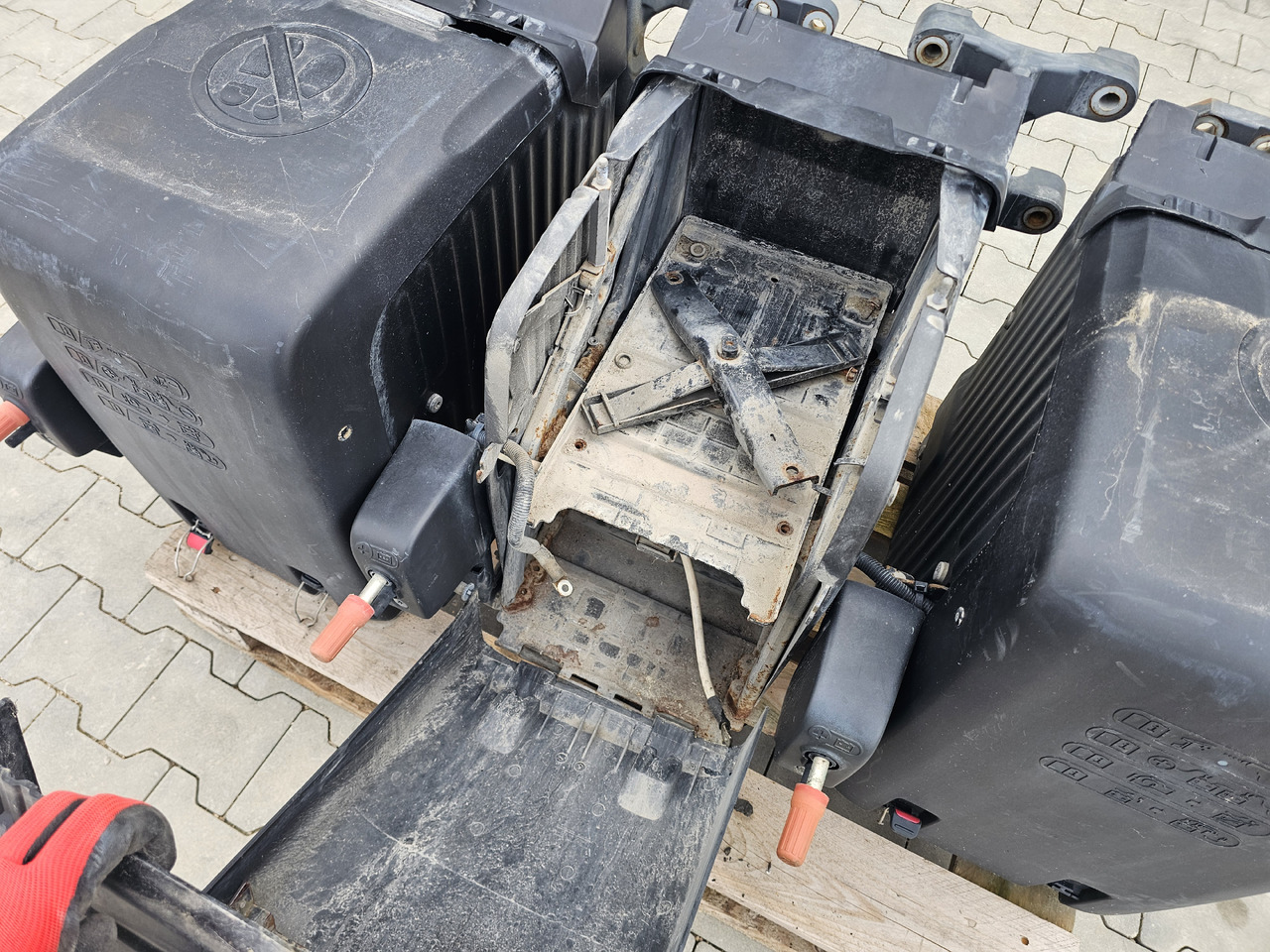 DAF XF106 EURO 6 / VERTICAL BATTERY BOX - Συσσωρευτής: φωτογραφία 4 DAF XF106 EURO 6 / VERTICAL BATTERY BOX - Συσσωρευτής: φωτογραφία 4