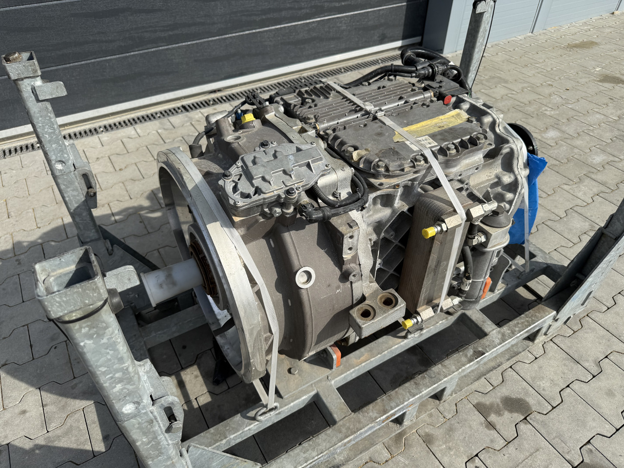 VOLVO BUS HYBRID Automatic gearbox AT2412F electric motor EMDS120 (EMD300B) / NEW - Κιβώτιο ταχυτήτων για Αστικό λεωφορείο: φωτογραφία 3 VOLVO BUS HYBRID Automatic gearbox AT2412F electric motor EMDS120 (EMD300B) / NEW - Κιβώτιο ταχυτήτων για Αστικό λεωφορείο: φωτογραφία 3