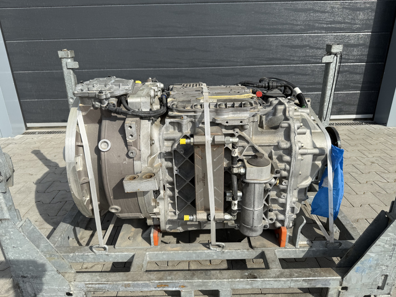 VOLVO BUS HYBRID Automatic gearbox AT2412F electric motor EMDS120 (EMD300B) / NEW - Κιβώτιο ταχυτήτων για Αστικό λεωφορείο: φωτογραφία 1 VOLVO BUS HYBRID Automatic gearbox AT2412F electric motor EMDS120 (EMD300B) / NEW - Κιβώτιο ταχυτήτων για Αστικό λεωφορείο: φωτογραφία 1