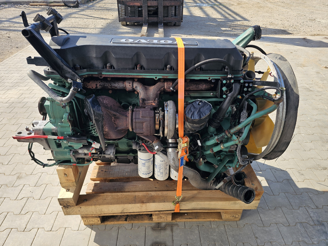 VOLVO FM / D11C 410 EEV / COMPLETE ENGINE - Κινητήρας: φωτογραφία 4 VOLVO FM / D11C 410 EEV / COMPLETE ENGINE - Κινητήρας: φωτογραφία 4