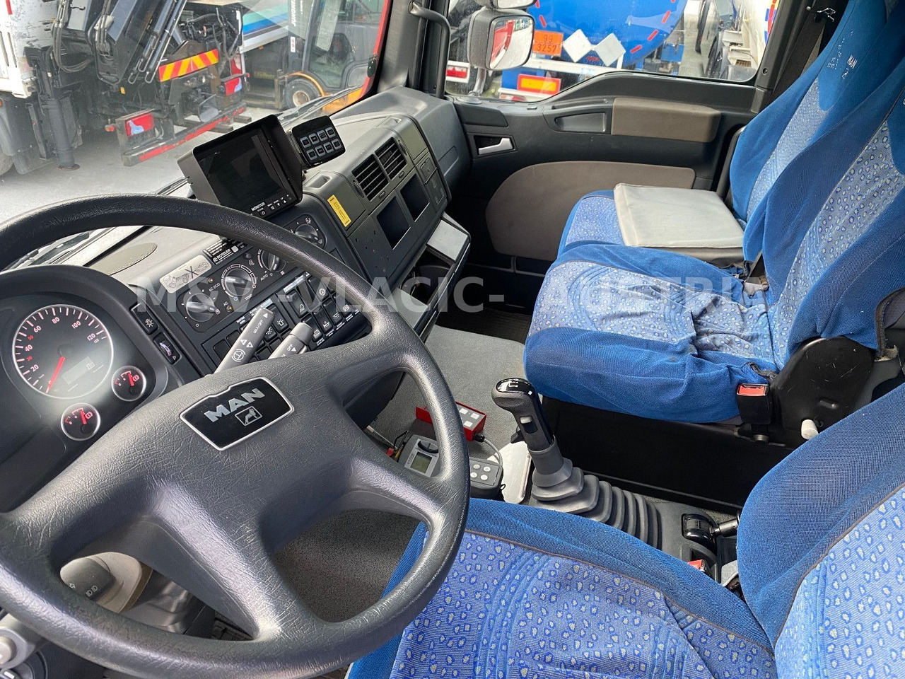 MAN 33.440 6x6 KRAN PM27 und Frontseilwinde 60lm - Φορτηγό με ανοιχτή καρότσα, Φορτηγό με γερανό: φωτογραφία 3 MAN 33.440 6x6 KRAN PM27 und Frontseilwinde 60lm - Φορτηγό με ανοιχτή καρότσα, Φορτηγό με γερανό: φωτογραφία 3