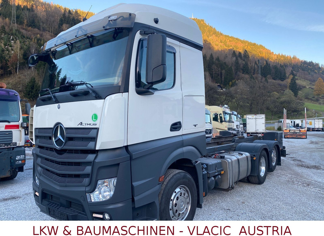 Mercedes-Benz Actros 963-0-C - Φορτηγό βυτιοφόρο: φωτογραφία 1 Mercedes-Benz Actros 963-0-C - Φορτηγό βυτιοφόρο: φωτογραφία 1