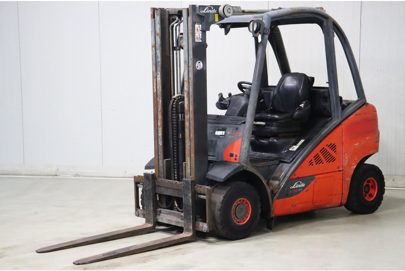 Linde H25D-02 - Πετρελαιοκίνητο περονοφόρο: φωτογραφία 3 Linde H25D-02 - Πετρελαιοκίνητο περονοφόρο: φωτογραφία 3
