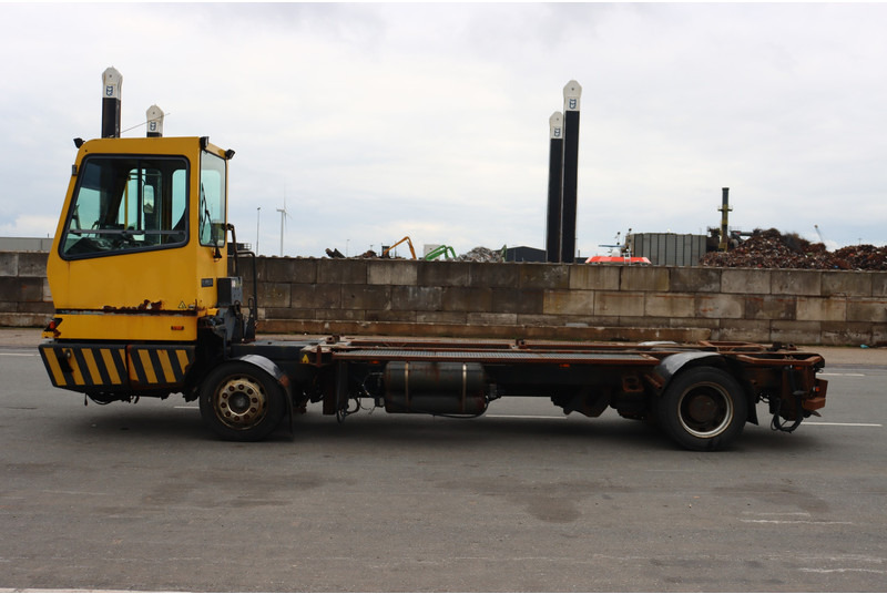 Terberg BC182 - Τράκτορες τελωνείων: φωτογραφία 5 Terberg BC182 - Τράκτορες τελωνείων: φωτογραφία 5