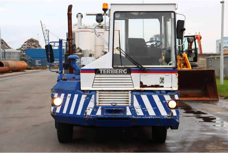 Terberg TRT89 - Τράκτορες τελωνείων: φωτογραφία 2 Terberg TRT89 - Τράκτορες τελωνείων: φωτογραφία 2