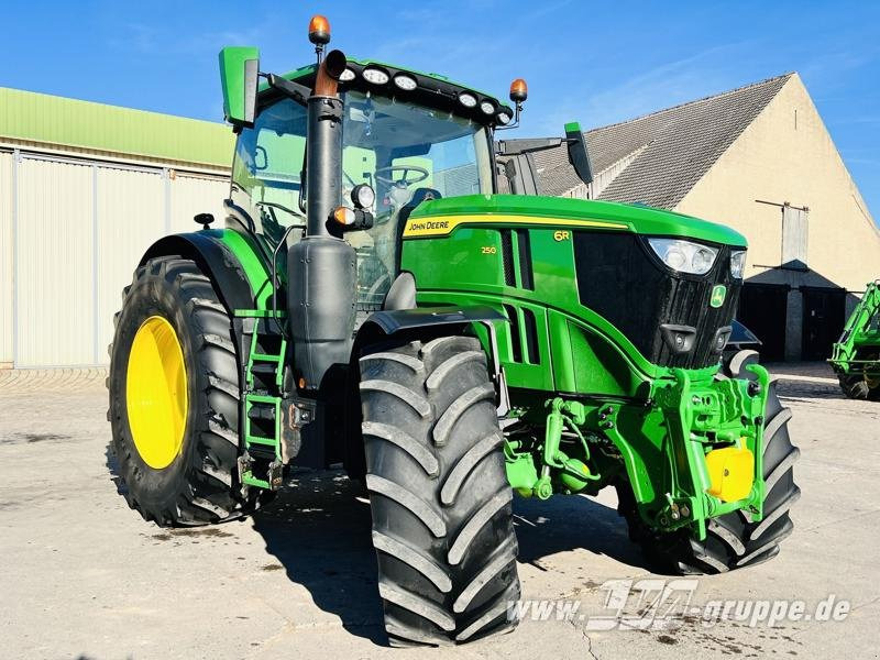 John Deere 6R 250 - Τρακτέρ: φωτογραφία 2 John Deere 6R 250 - Τρακτέρ: φωτογραφία 2