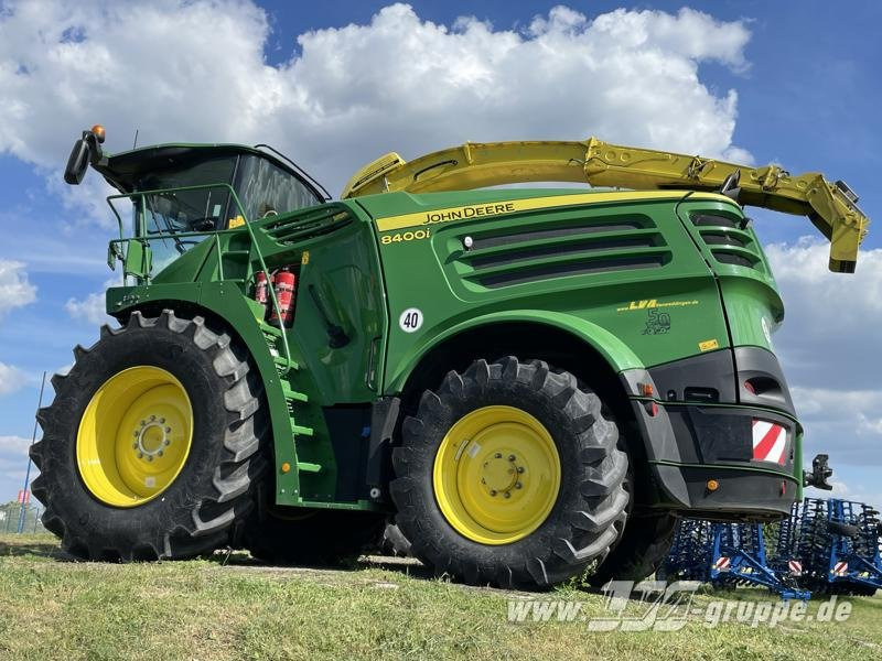 John Deere 8400 - Τρακτέρ: φωτογραφία 2 John Deere 8400 - Τρακτέρ: φωτογραφία 2