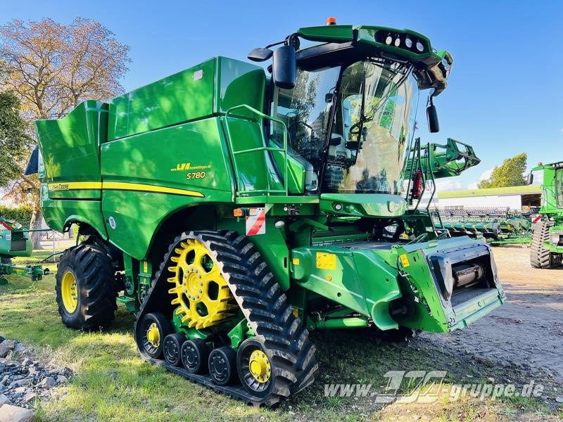 John Deere S780 - Θεριζοαλωνιστική μηχανή: φωτογραφία 2 John Deere S780 - Θεριζοαλωνιστική μηχανή: φωτογραφία 2