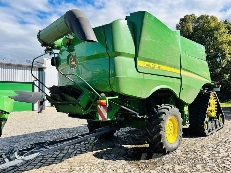 John Deere S790 - Θεριζοαλωνιστική μηχανή: φωτογραφία 4 John Deere S790 - Θεριζοαλωνιστική μηχανή: φωτογραφία 4