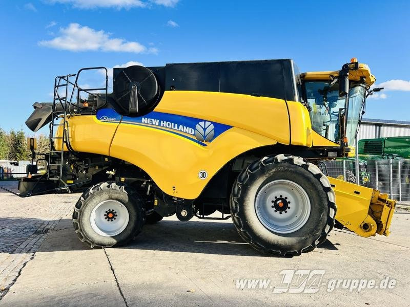New Holland CR8080 - Θεριζοαλωνιστική μηχανή: φωτογραφία 4 New Holland CR8080 - Θεριζοαλωνιστική μηχανή: φωτογραφία 4