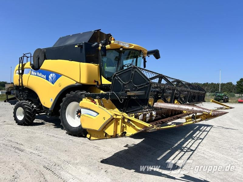 New Holland CX8080 4wd - Θεριζοαλωνιστική μηχανή: φωτογραφία 1 New Holland CX8080 4wd - Θεριζοαλωνιστική μηχανή: φωτογραφία 1