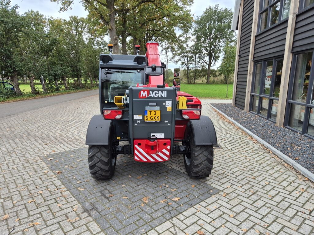 MAGNI TH 3.6 - Τηλεσκοπικός φορτωτής: φωτογραφία 4 MAGNI TH 3.6 - Τηλεσκοπικός φορτωτής: φωτογραφία 4