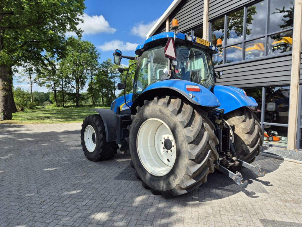 NEW HOLLAND T6080 - Τρακτέρ: φωτογραφία 3 NEW HOLLAND T6080 - Τρακτέρ: φωτογραφία 3