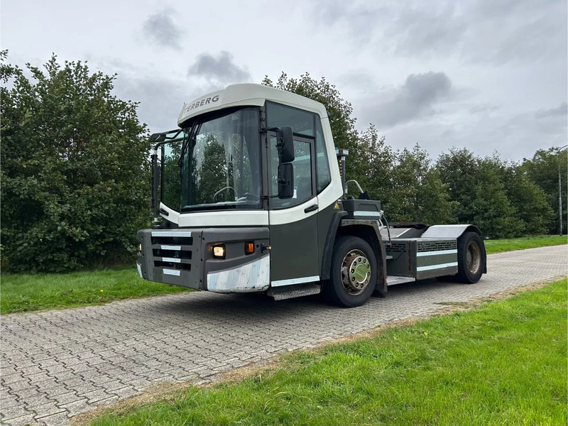 Terberg DT 183 | DISTRIBUTION TERMINAL | 8949 HOURS !!!! | LOW STEPS - Τράκτορες τελωνείων: φωτογραφία 1 Terberg DT 183 | DISTRIBUTION TERMINAL | 8949 HOURS !!!! | LOW STEPS - Τράκτορες τελωνείων: φωτογραφία 1