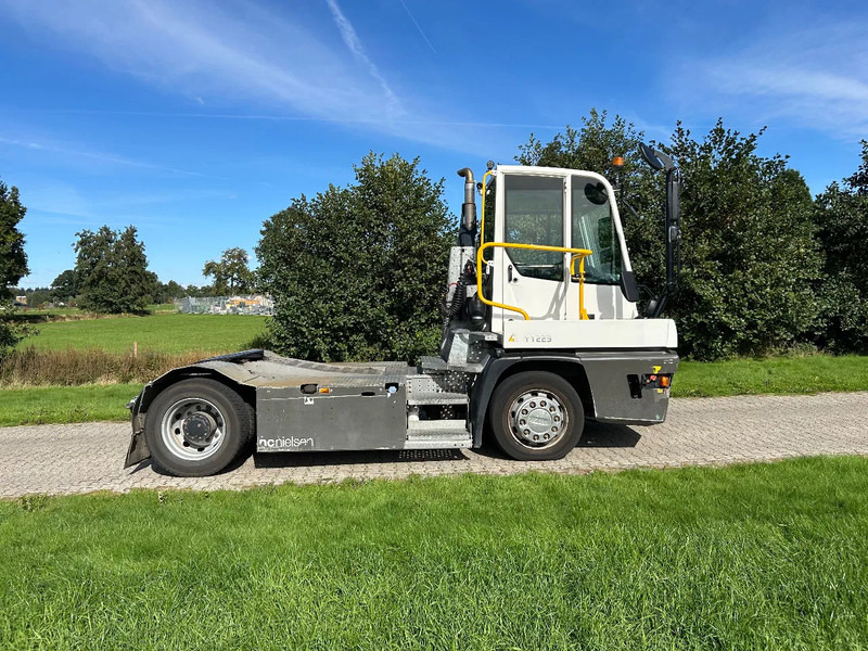 Terberg YT 223 | LOW HOURS | AIRCO | MEGA LOW LOADER | - Τράκτορες τελωνείων: φωτογραφία 3 Terberg YT 223 | LOW HOURS | AIRCO | MEGA LOW LOADER | - Τράκτορες τελωνείων: φωτογραφία 3