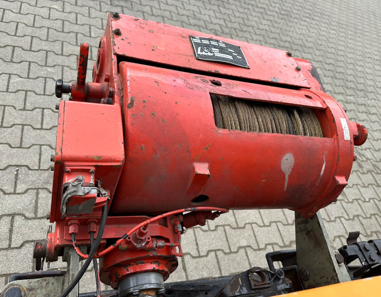 Unimog Frontanbau Seilwinde Werner F30.1M1HW1708 - Βίντσι: φωτογραφία 4 Unimog Frontanbau Seilwinde Werner F30.1M1HW1708 - Βίντσι: φωτογραφία 4