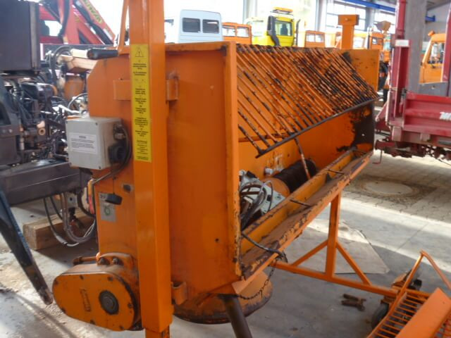 Unimog Salzstreuer Gmeiner 90WA - Αλατιέρα: φωτογραφία 4 Unimog Salzstreuer Gmeiner 90WA - Αλατιέρα: φωτογραφία 4