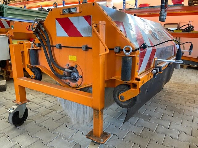 Unimog Tunnelwaschbürste Dücker TWA18/1 - Σκούπα: φωτογραφία 3 Unimog Tunnelwaschbürste Dücker TWA18/1 - Σκούπα: φωτογραφία 3