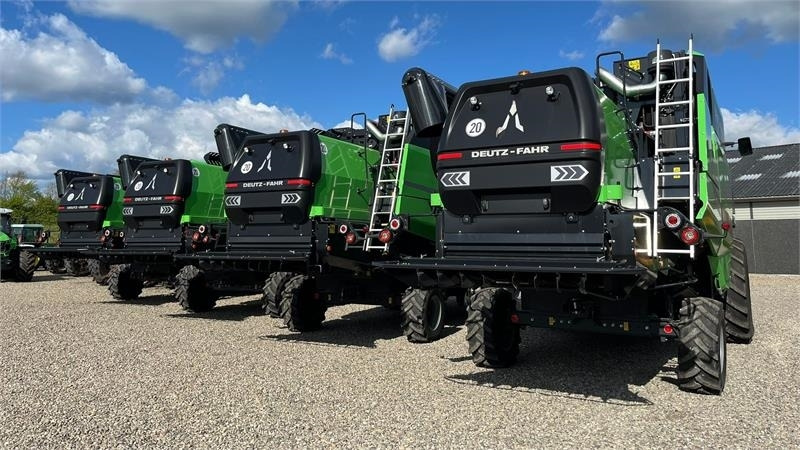 Deutz-fahr C7206 With 24feed - 7.2m header. New and unused Co - Θεριζοαλωνιστική μηχανή: φωτογραφία 1 Deutz-fahr C7206 With 24feed - 7.2m header. New and unused Co - Θεριζοαλωνιστική μηχανή: φωτογραφία 1