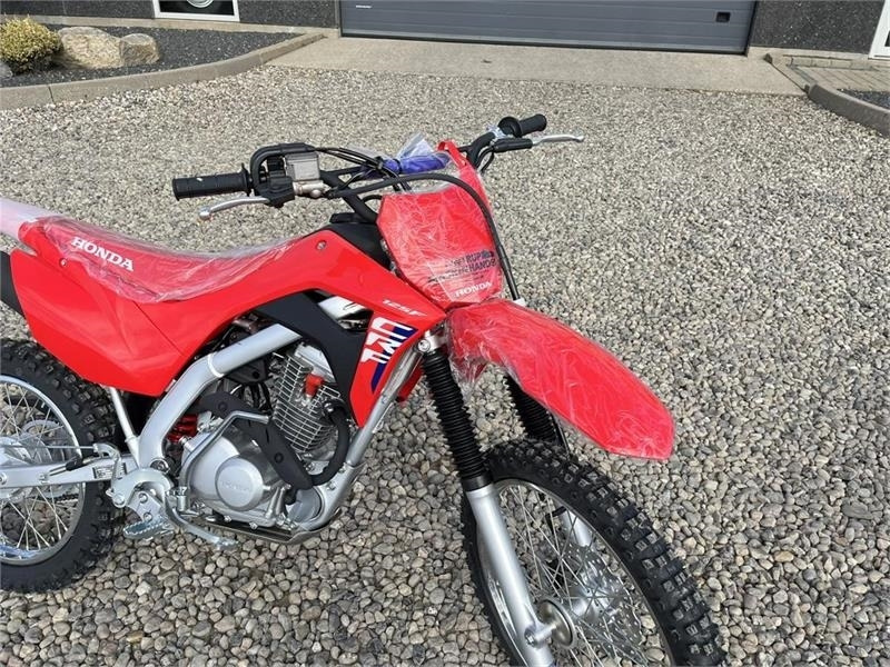 Τετράκλινα Honda CRF 125 FB Den helt nye model: φωτογραφία 6 Τετράκλινα Honda CRF 125 FB Den helt nye model: φωτογραφία 6