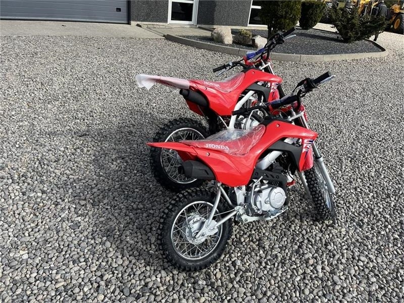 Τετράκλινα Honda CRF 125 FB Den helt nye model: φωτογραφία 21 Τετράκλινα Honda CRF 125 FB Den helt nye model: φωτογραφία 21