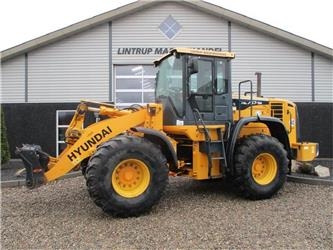 Hyundai 757-9A med 620/75R26 traktor hjul montering på - Ελαστιχοφόρος φορτωτής: φωτογραφία 1 Hyundai 757-9A med 620/75R26 traktor hjul montering på - Ελαστιχοφόρος φορτωτής: φωτογραφία 1