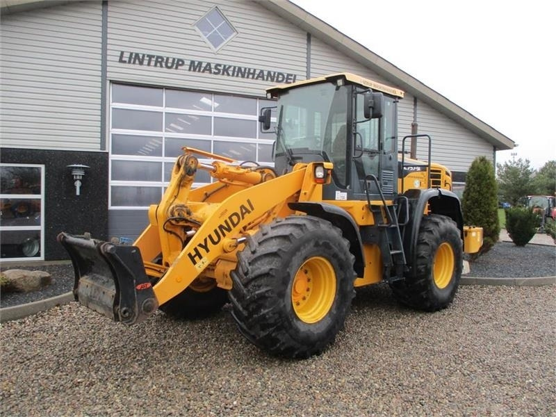 Hyundai 757-9A med 620/75R26 traktor hjul montering på - Ελαστιχοφόρος φορτωτής: φωτογραφία 4 Hyundai 757-9A med 620/75R26 traktor hjul montering på - Ελαστιχοφόρος φορτωτής: φωτογραφία 4