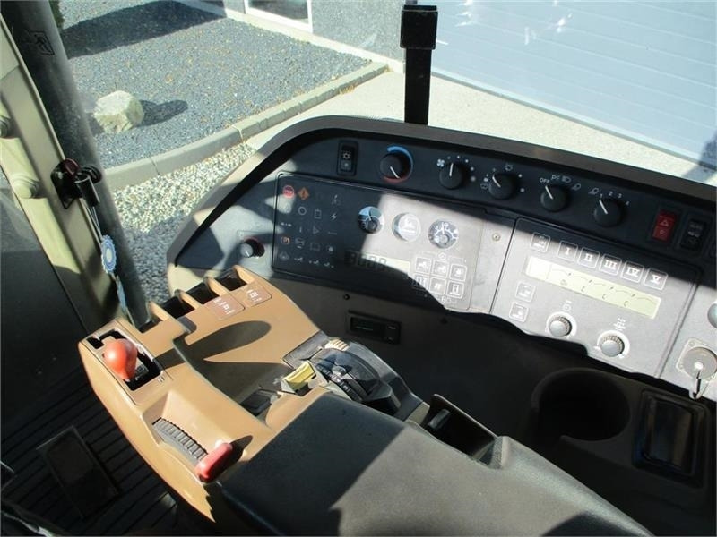 John Deere 8300 Pæn regulær traktor med rigtig gode dæk på. - Τρακτέρ: φωτογραφία 5 John Deere 8300 Pæn regulær traktor med rigtig gode dæk på. - Τρακτέρ: φωτογραφία 5