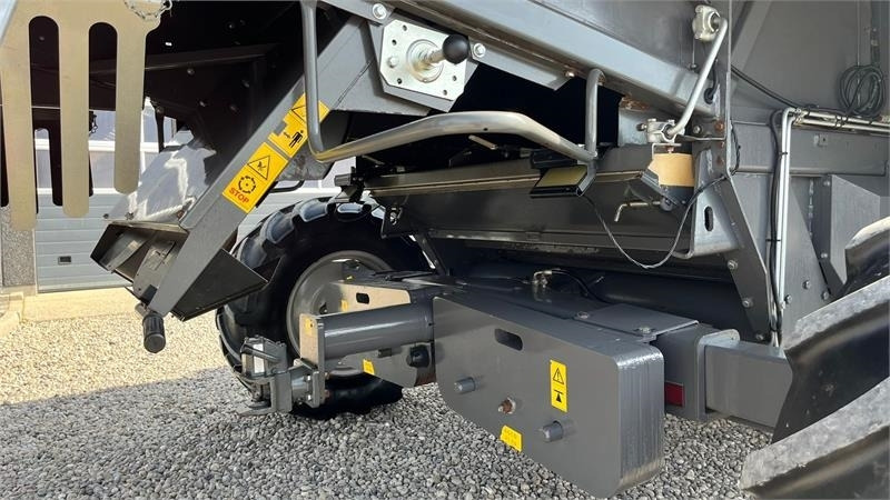 Massey Ferguson 7370 BETA. Gårdmaskine med kun 1080 motortimer. Me - Θεριζοαλωνιστική μηχανή: φωτογραφία 5 Massey Ferguson 7370 BETA. Gårdmaskine med kun 1080 motortimer. Me - Θεριζοαλωνιστική μηχανή: φωτογραφία 5