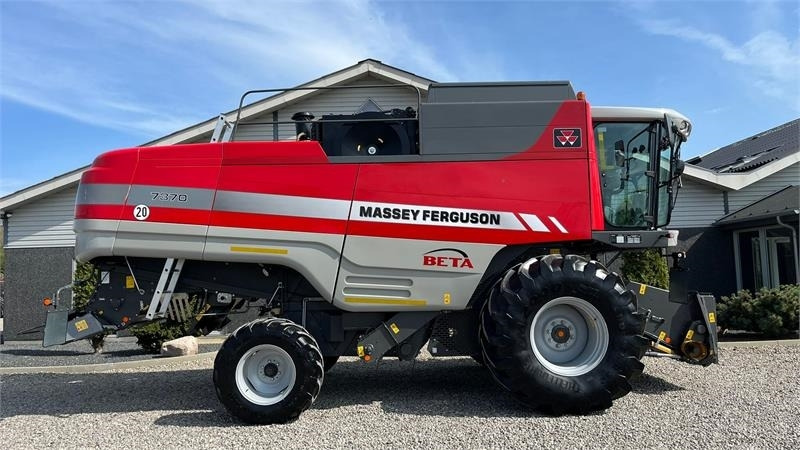 Massey Ferguson 7370 BETA. Gårdmaskine med kun 1080 motortimer. Me - Θεριζοαλωνιστική μηχανή: φωτογραφία 2 Massey Ferguson 7370 BETA. Gårdmaskine med kun 1080 motortimer. Me - Θεριζοαλωνιστική μηχανή: φωτογραφία 2